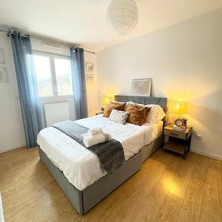 La Six_jml Holiday home Ris-Orangis